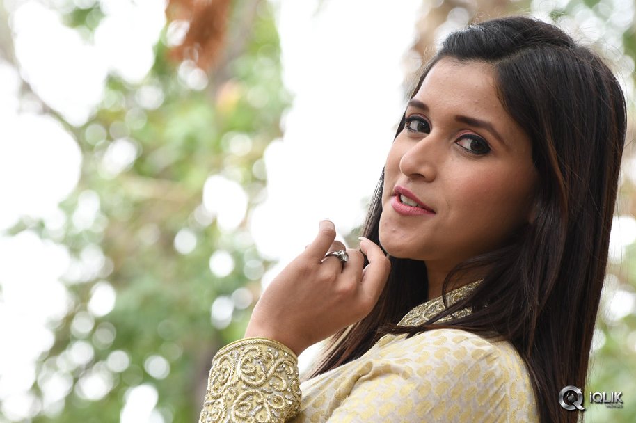 Mannara-Chopra-at-Thikka-Movie-Motion-Poster-Launch